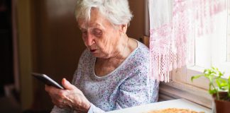 Russia’s Fintech Booms As Smartphone-Savvy Grandmas Go Cashless